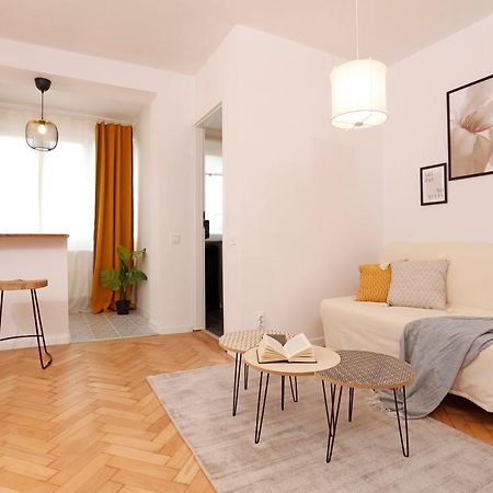 Chic Scandinavian Style Studio Apartment Bucharest Exterior photo